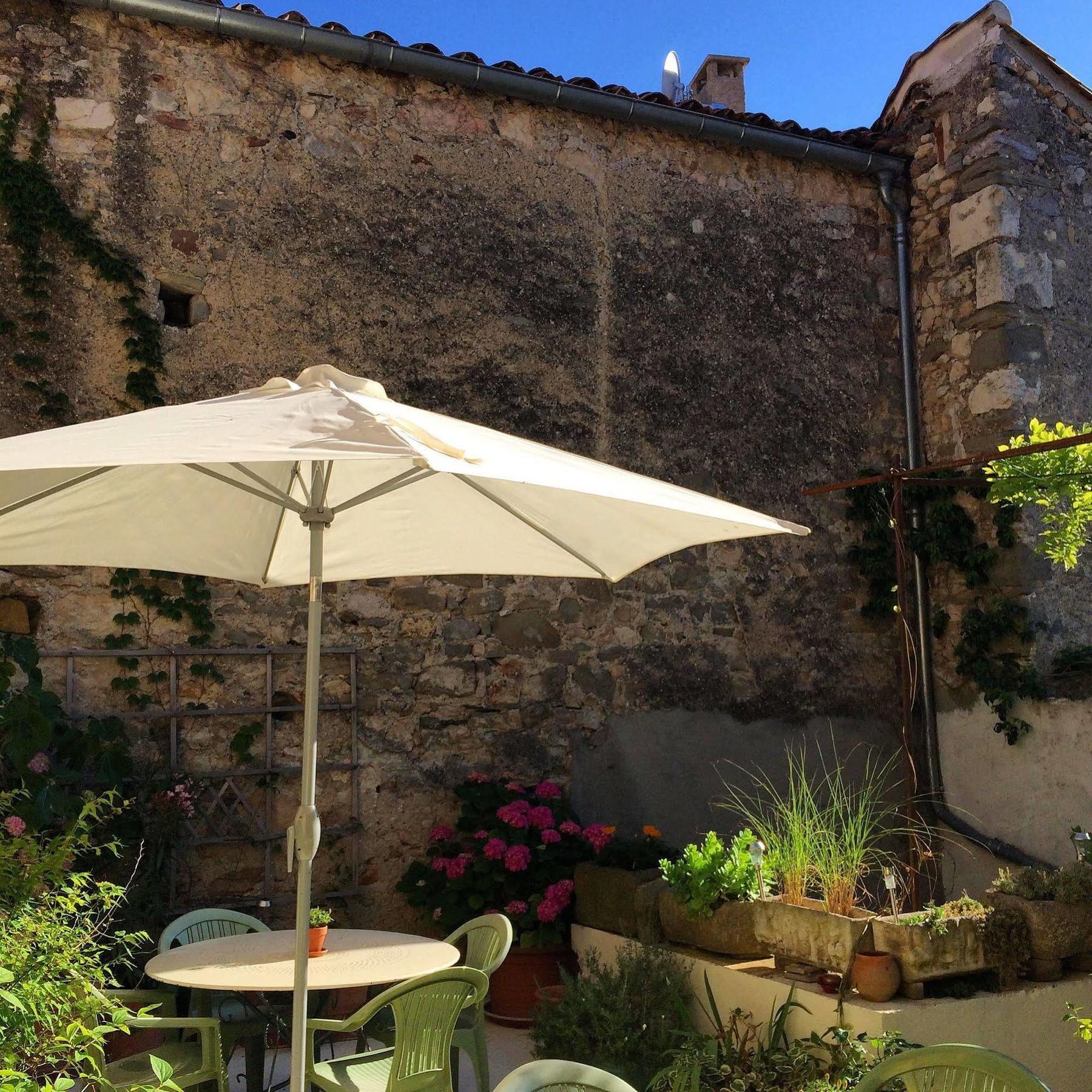 Bed and Breakfast L'Ancienne Boulangerie Caunes-Minervois Exterior foto